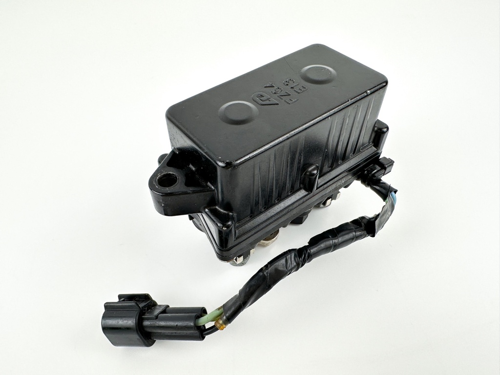 2003 Yamaha 70 HP 2 Stroke Outboard Trim Tilt Relay 61A-81950-00-00 OEM