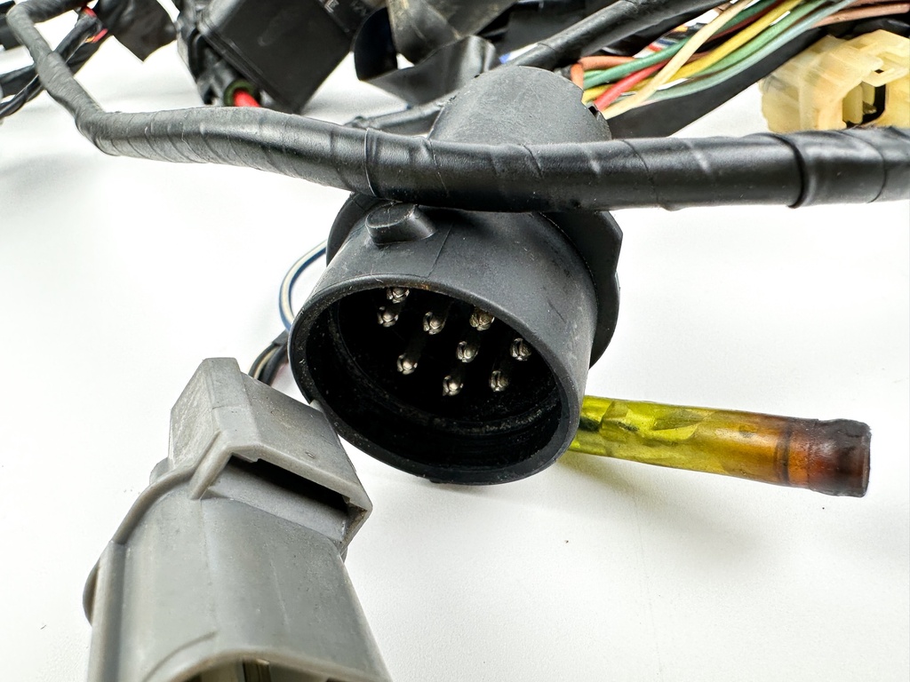 2003 Yamaha 225 HP 4 Stroke Outboard Engine Wire Harness 69J-82590-30-00 OEM