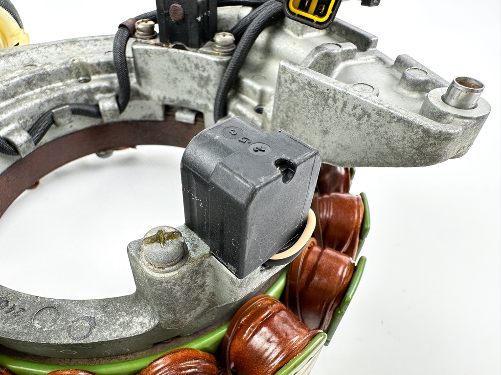 2003 Yamaha 225 HP 4 Stroke Outboard Coil Pulser Base Stator Assembly 69J-81460-01-00 OEM