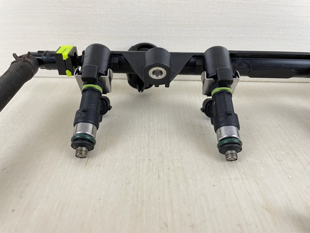 2015 Yamaha 115HP 4 Stroke Outboard Fuel Injector Set With Delivery Pipe 6EK-13761-00-00