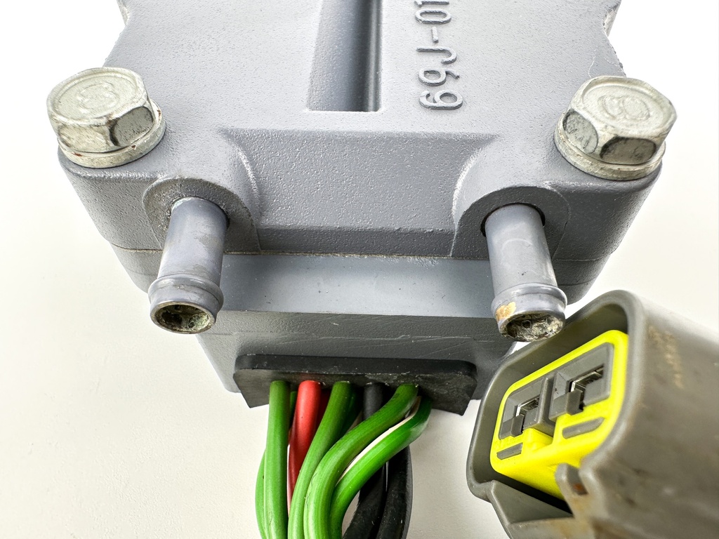 2003 Yamaha 225 HP 4 Stroke Outboard Rectifier & Regulator 69J-81960-10-00 OEM