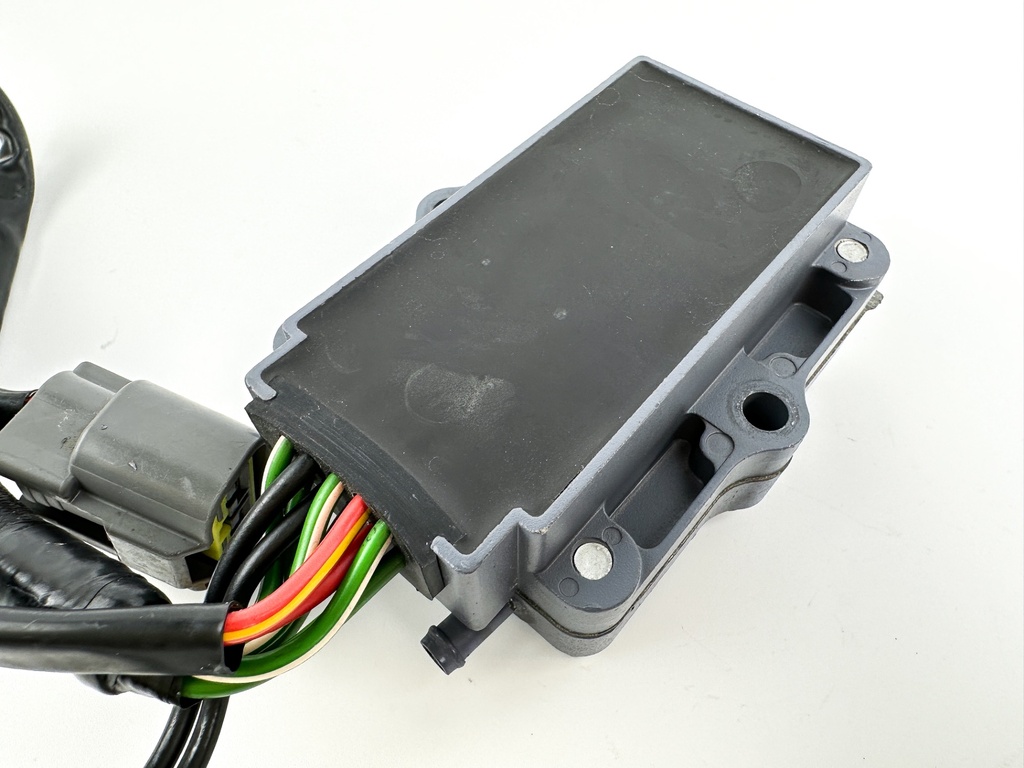 2003 Yamaha 225 HP 4 Stroke Outboard Rectifier & Regulator 69J-81960-10-00 OEM