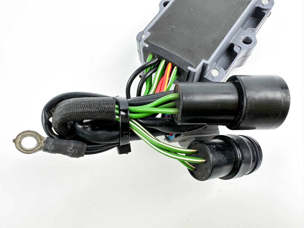 2003 Yamaha 225 HP 4 Stroke Outboard Rectifier & Regulator 69J-81960-10-00 OEM