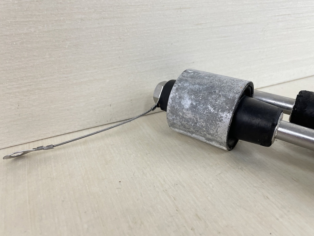 2007 Mercury 150HP Optimax 2 Stroke Outboard Lower Engine Mount Set 77327