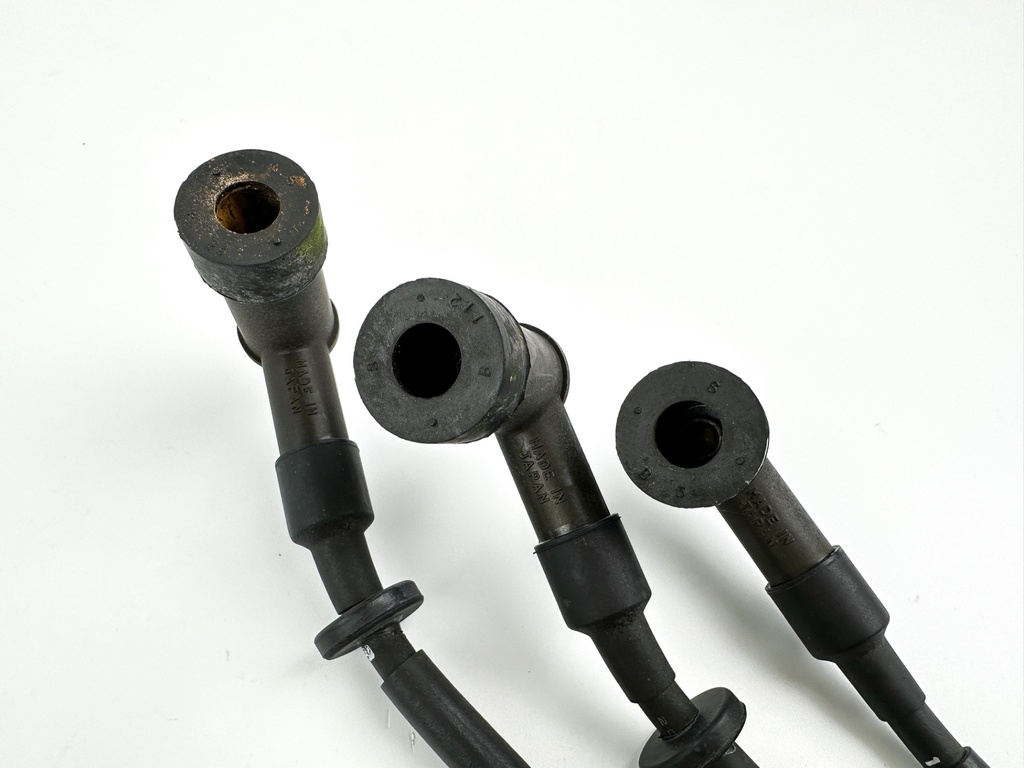 2002 Honda 50 HP 4 Stroke Outboard Ignition Coil Set 30511-ZV5-003 OEM