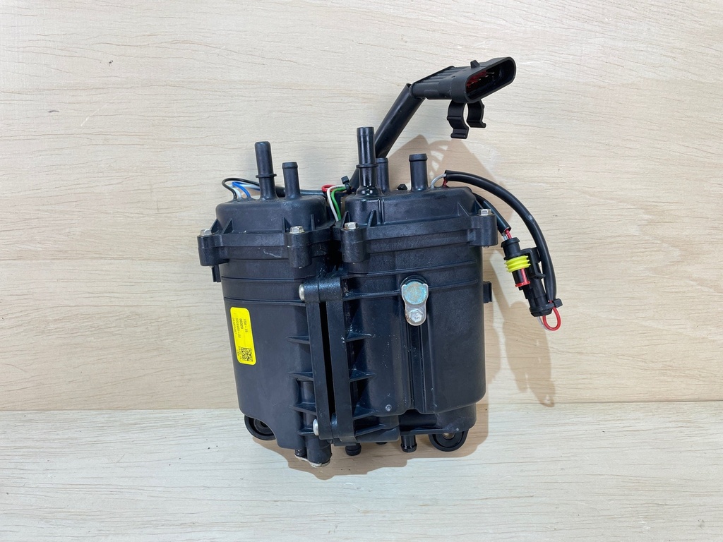 Evinrude Etec G2 150HP VST Fuel Reservoir & Pump Assembly 5010691