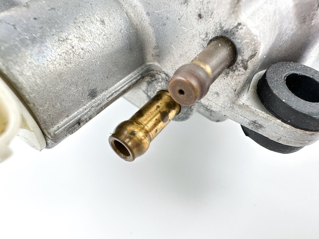 2012 Suzuki 140 HP 4 Stroke Outboard Vapor Separator Tank VST Read to Install