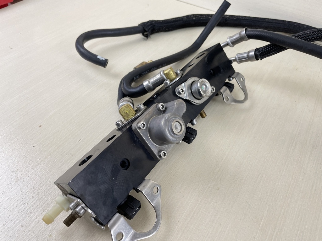 2007 Mercury 150HP 2 Stroke Outboard Fuel Rail Assembly Complete 895752T04