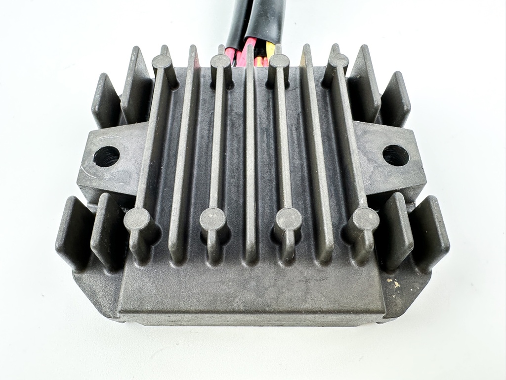 2003 Yamaha 225 HP 4 Stroke Outboard Drive Unit Assembly 69J-83306-00-00 OEM