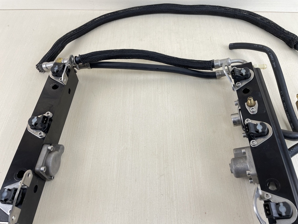 2007 Mercury 150HP 2 Stroke Outboard Fuel Rail Assembly Complete 895752T04