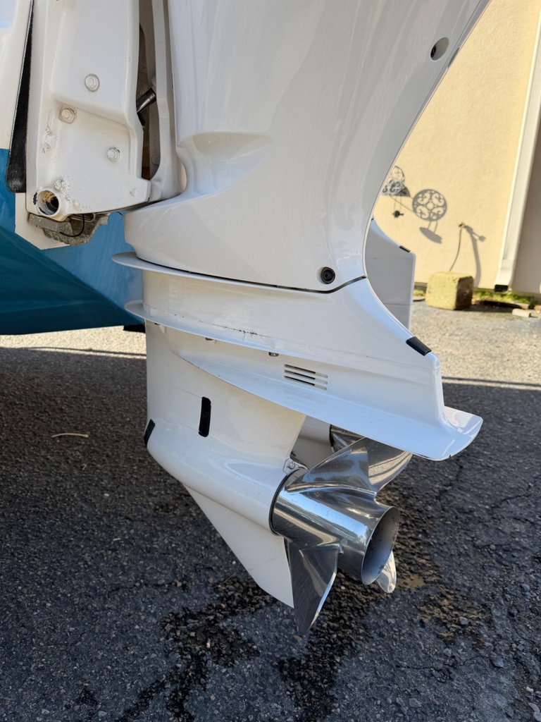 Yamaha F300 300HP Outboard Engine Triple Set W/ Controls - 1500 Hours