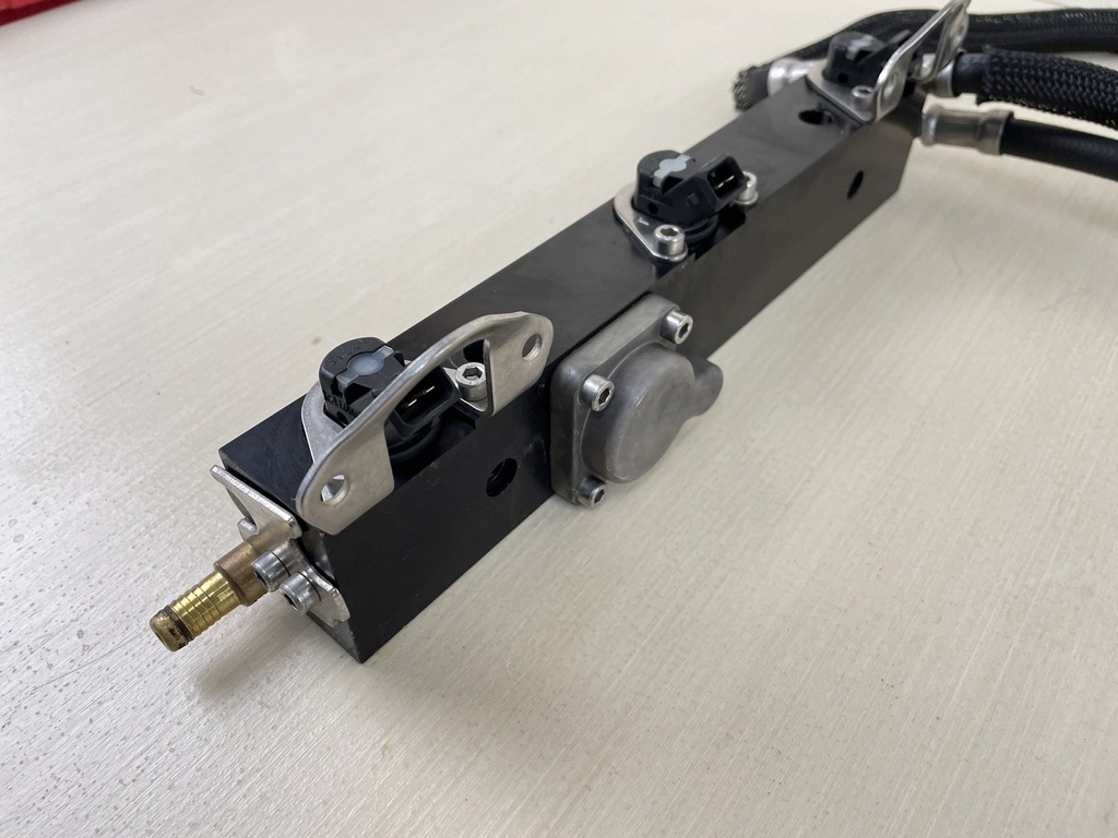 2007 Mercury 150HP 2 Stroke Outboard Fuel Rail Assembly Complete 895752T04