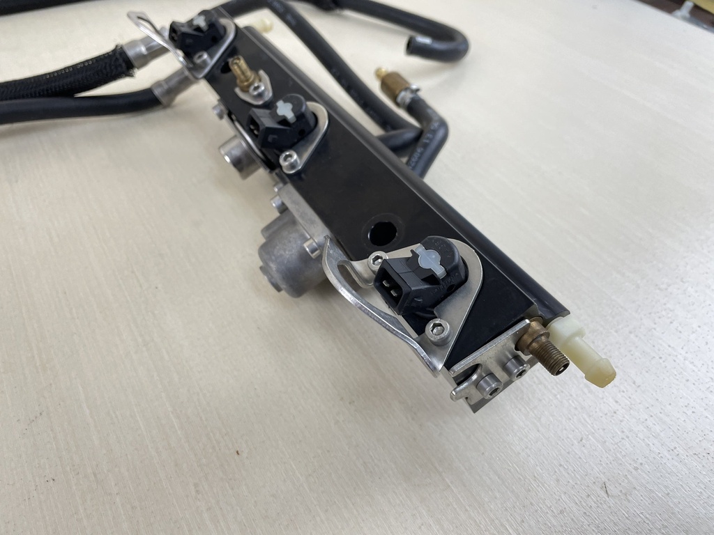 2007 Mercury 150HP 2 Stroke Outboard Fuel Rail Assembly Complete 895752T04