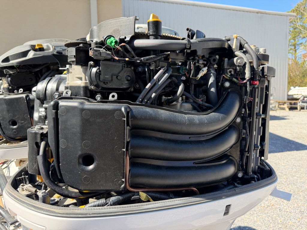 Yamaha F300 300HP Outboard Engine Triple Set W/ Controls - 1500 Hours