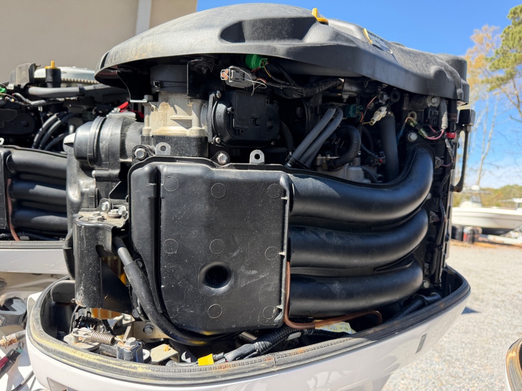 Yamaha F300 300HP Outboard Engine Triple Set W/ Controls - 1500 Hours