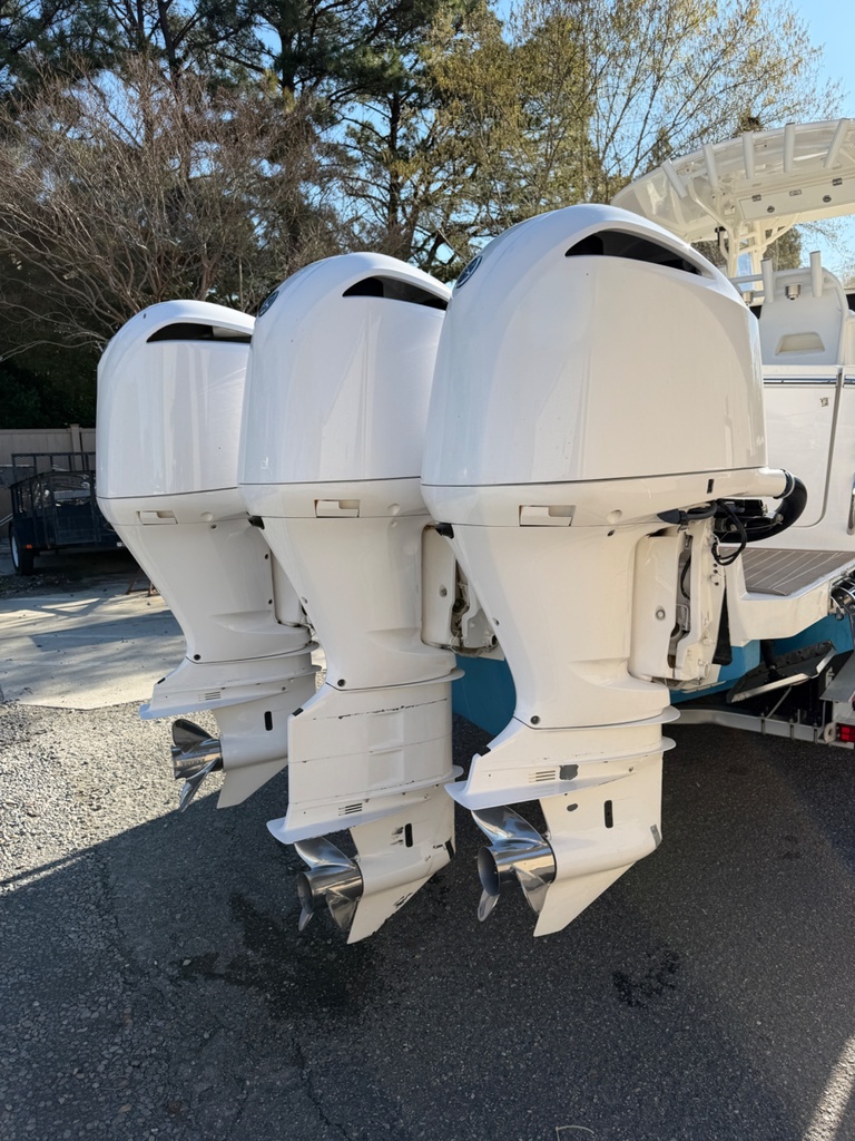 Yamaha F300 300HP Outboard Engine Triple Set W/ Controls - 1500 Hours