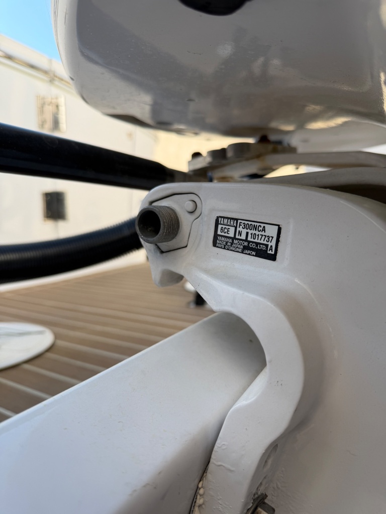 Yamaha F300 300HP Outboard Engine Triple Set W/ Controls - 1500 Hours