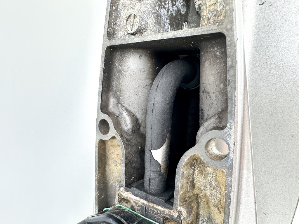 2004 Honda 40 HP 4 Stroke Outboard Lower Unit Gear Case 41100-ZW4-H16ZA