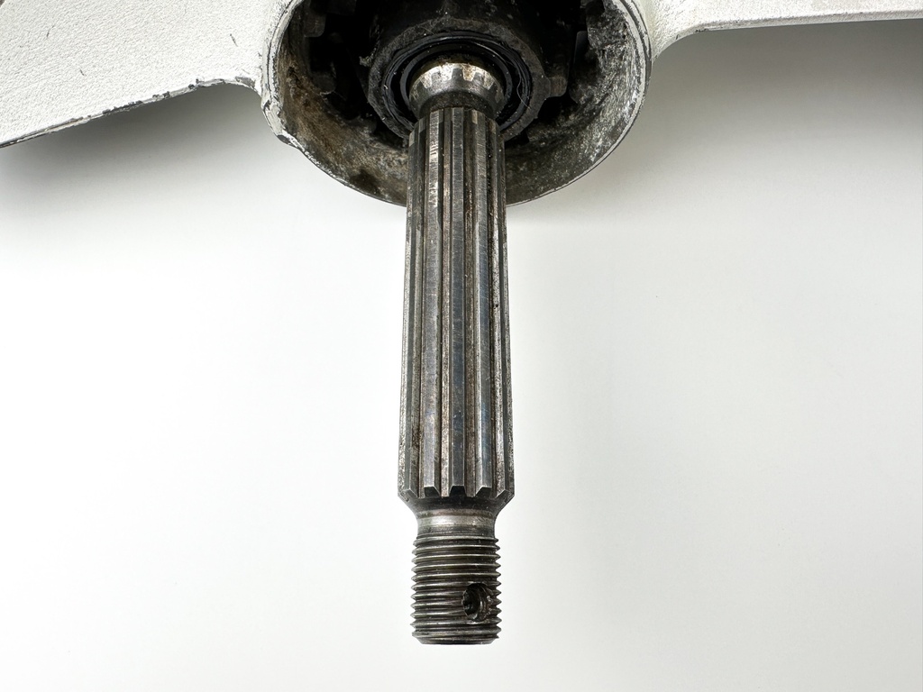 2004 Honda 40 HP 4 Stroke Outboard Lower Unit Gear Case 41100-ZW4-H16ZA