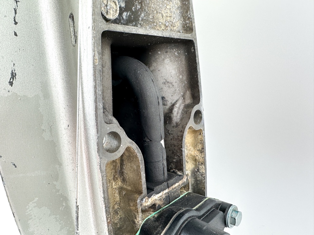 2004 Honda 40 HP 4 Stroke Outboard Lower Unit Gear Case 41100-ZW4-H16ZA