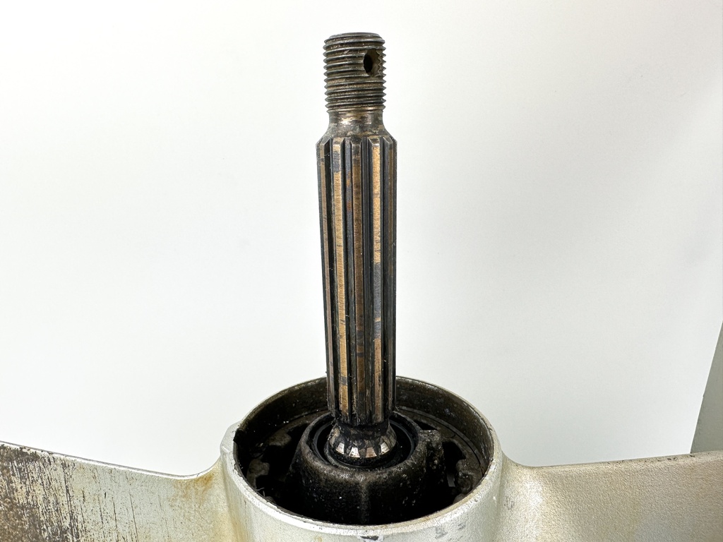 01-07 Honda 40 50 HP 4 Stroke Outboard 20" Lower Unit Gear Case 41100-ZW4-H16ZA