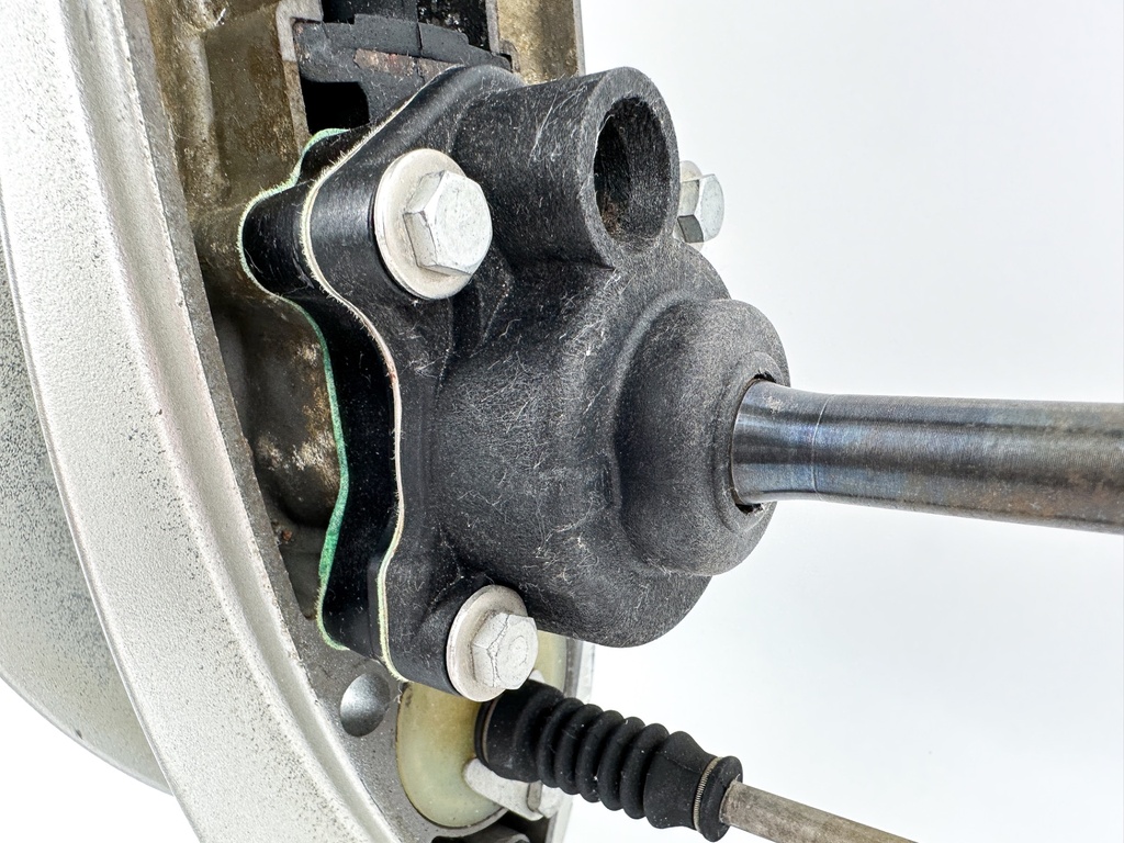 01-07 Honda 40 50 HP 4 Stroke Outboard 20" Lower Unit Gear Case 41100-ZW4-H16ZA