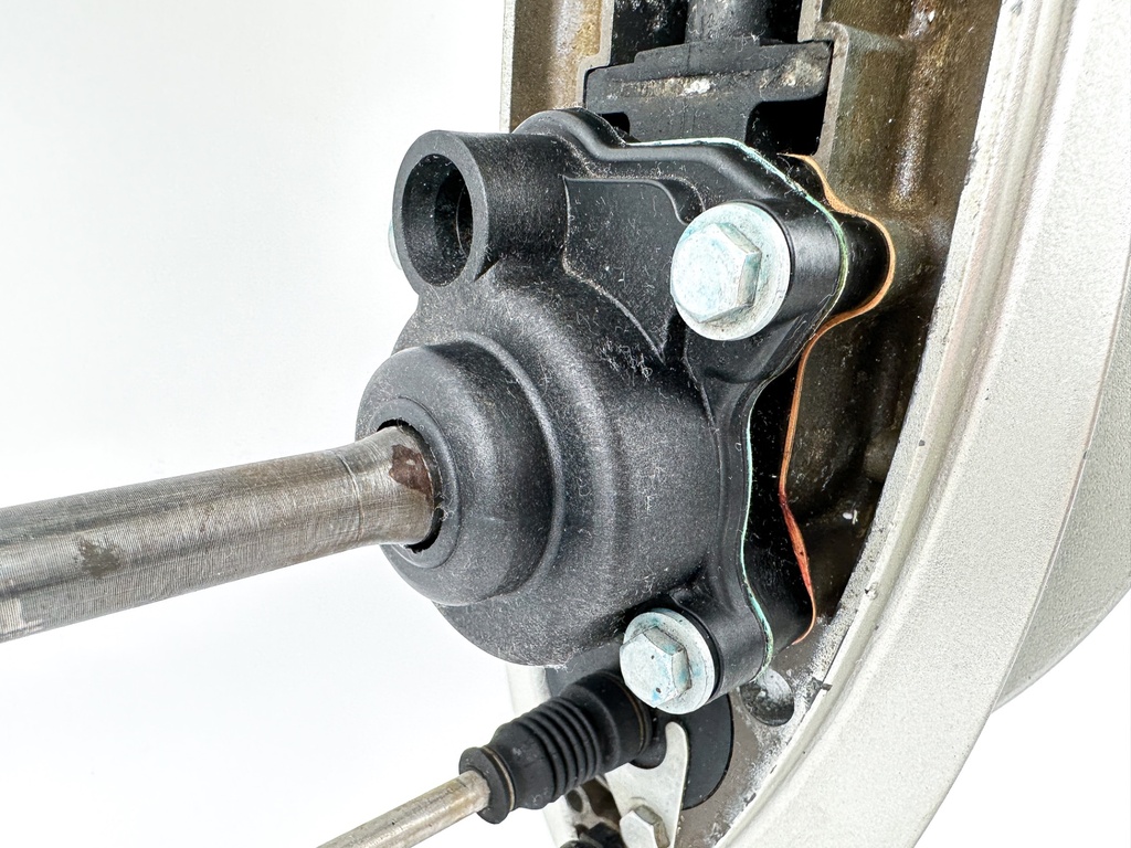 1998 Honda 50HP 4 Stroke Outboard 20" L Lower Unit Gear Case RH 41100-ZW4-H13ZA