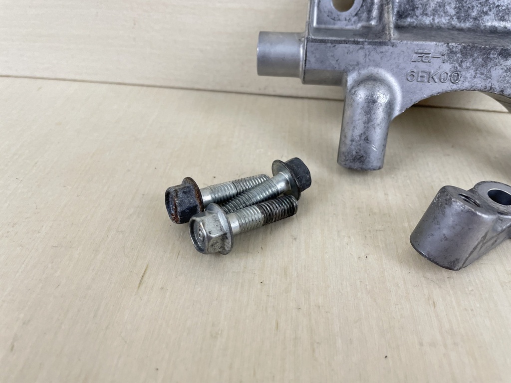 2015 Yamaha 115HP 4 Stroke Outboard Starting Starter Motor Bracket 6EK-81822-00-00