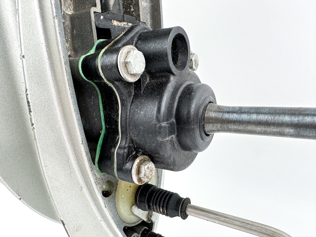 01-07 Honda 40 50 HP 4 Stroke Outboard 20" Lower Unit Gear Case 41100-ZW4-H16ZA