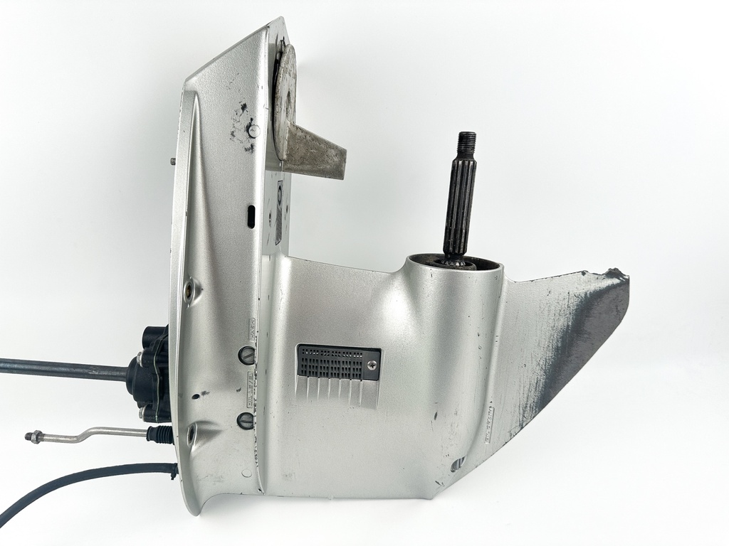 01-07 Honda 40 50 HP 4 Stroke Outboard 20" Lower Unit Gear Case 41100-ZW4-H16ZA