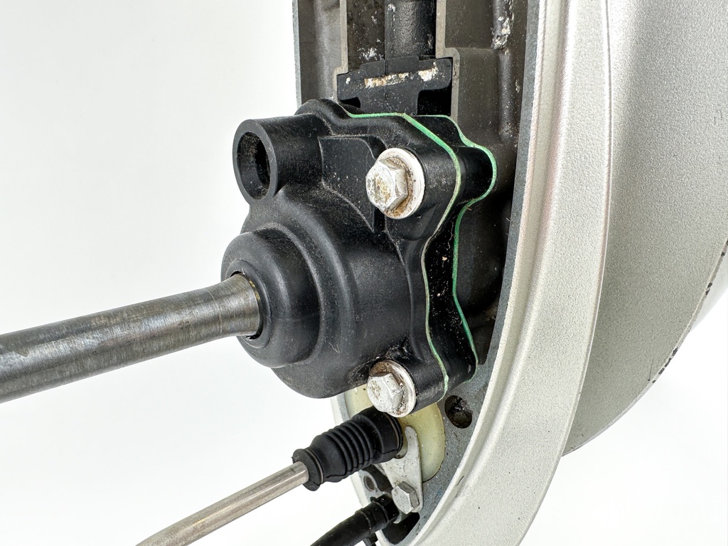 01-07 Honda 40 50 HP 4 Stroke Outboard 20" Lower Unit Gear Case 41100-ZW4-H16ZA