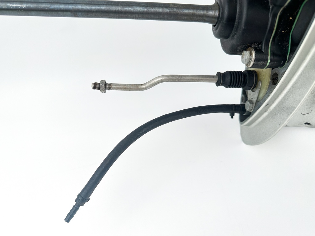 01-07 Honda 40 50 HP 4 Stroke Outboard 20" Lower Unit Gear Case 41100-ZW4-H16ZA