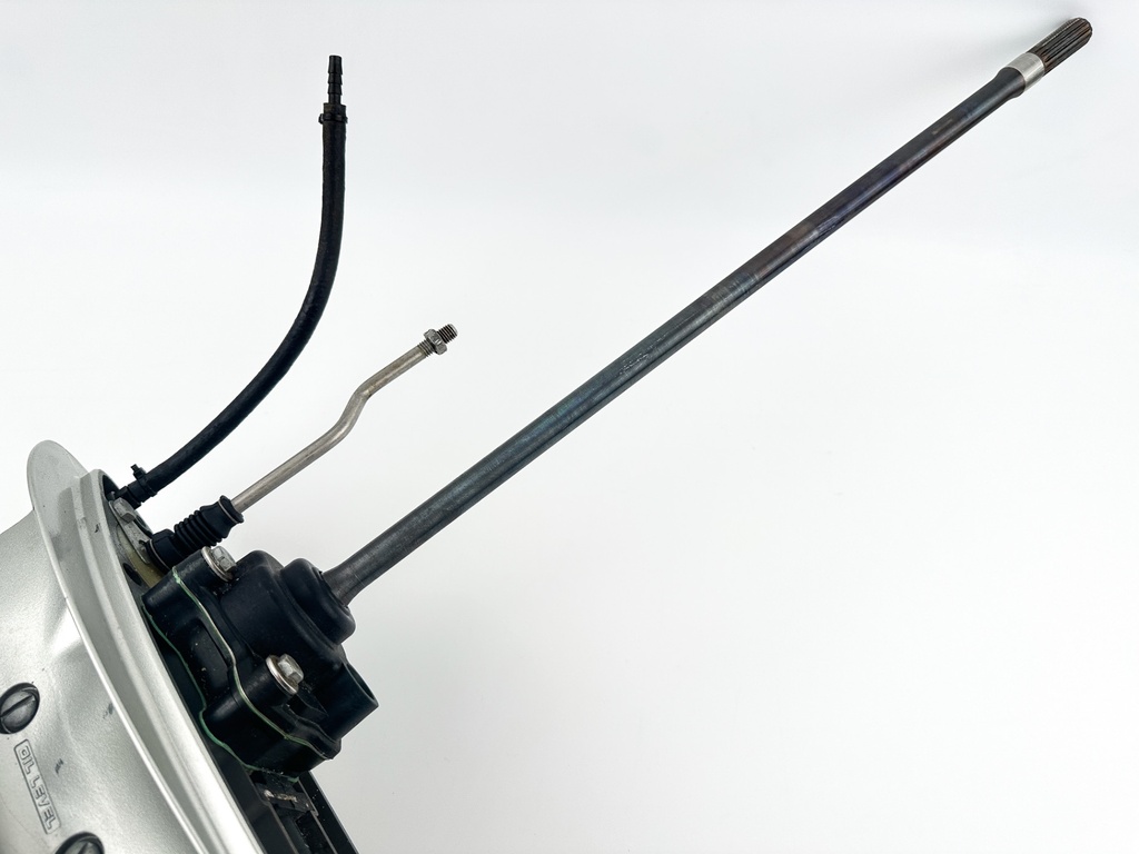 01-07 Honda 40 50 HP 4 Stroke Outboard 20" Lower Unit Gear Case 41100-ZW4-H16ZA