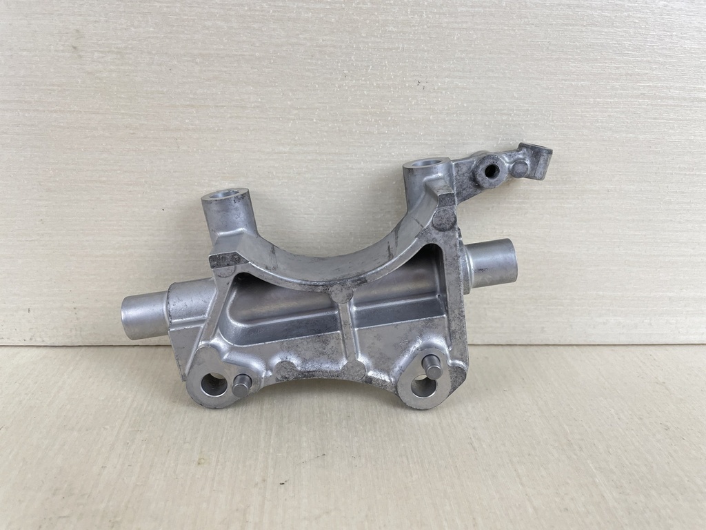 2015 Yamaha 115HP 4 Stroke Outboard Starting Starter Motor Bracket 6EK-81822-00-00