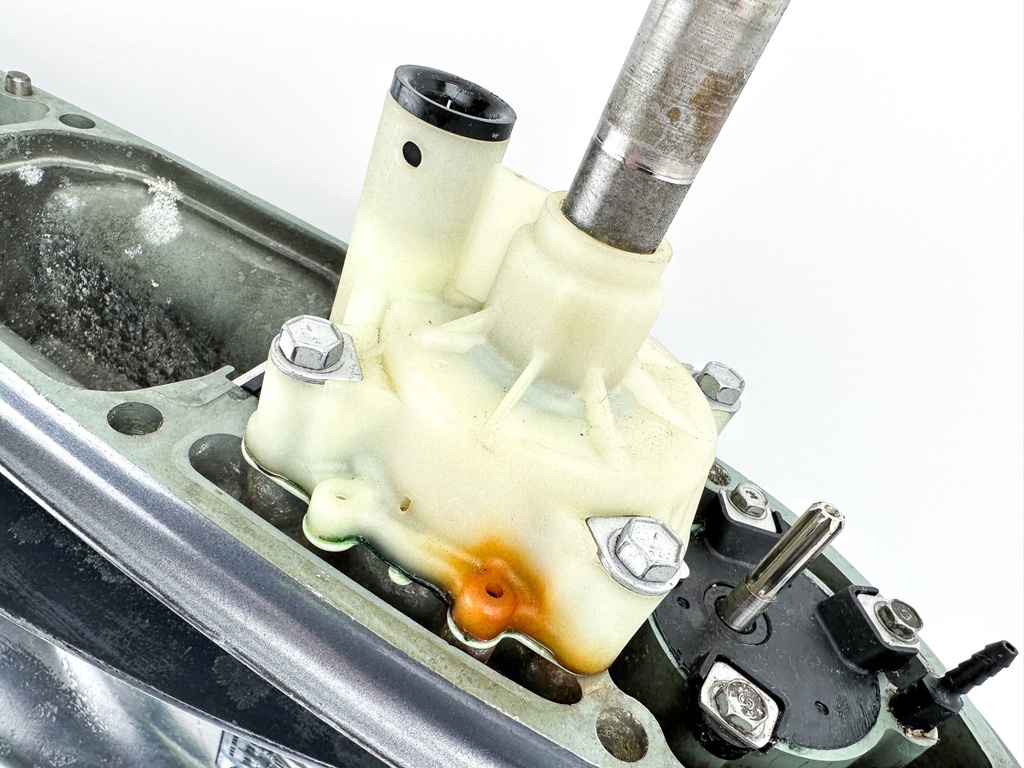 2000-14 Yamaha 115HP 4 Stroke Outboard 25" Lower Unit Gear Case - Counter LH