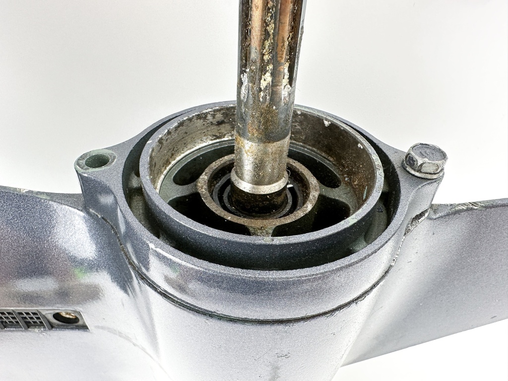 Yamaha 8HP 4 Stroke Outboard 20" Lower Unit High Thrust Gear Case 01-2010