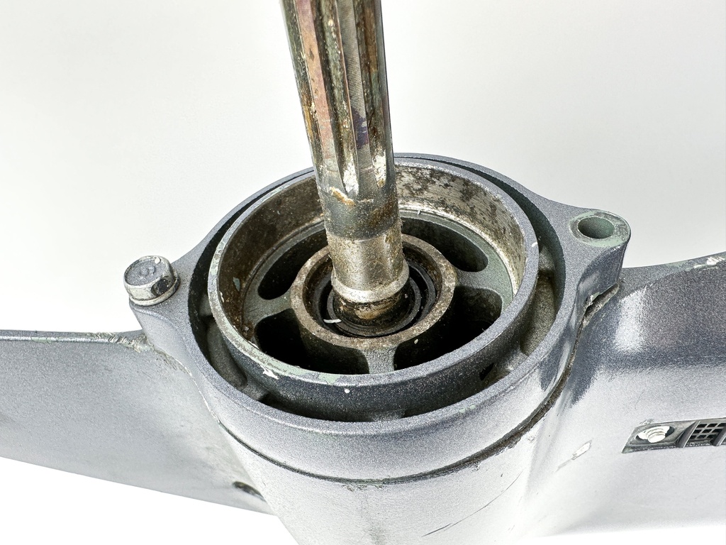 Yamaha 8HP 4 Stroke Outboard 20" Lower Unit High Thrust Gear Case 01-2010