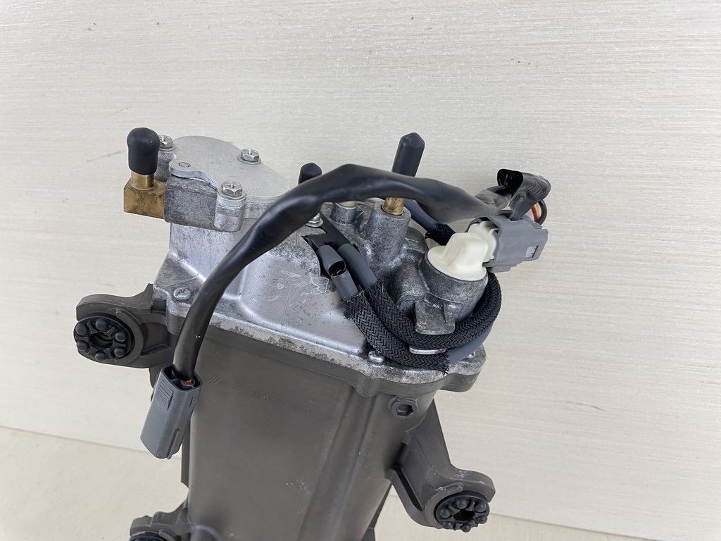 2015 Yamaha 115HP 4 Stroke Outboard Fuel Float Chamber Assembly 6EK-14180-00-00