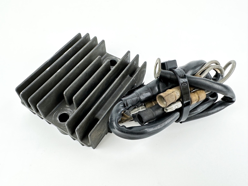 1996 Honda 40 HP 4 Stroke Outboard Rectifier & Regulator 31600-ZV5-003 OEM