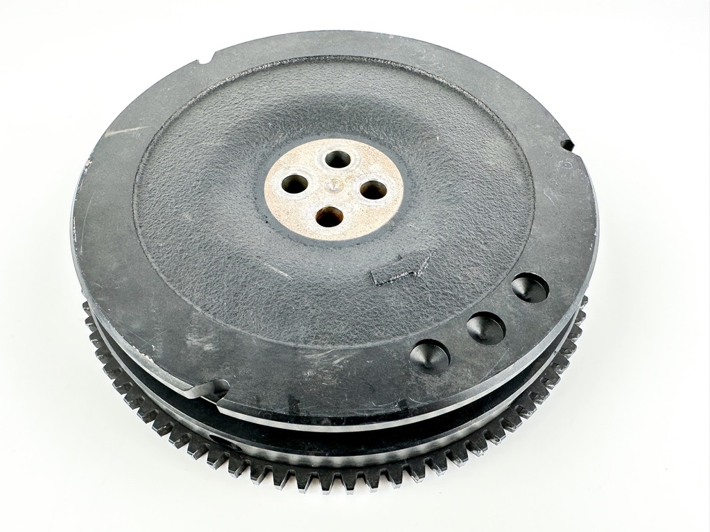 1996 Honda 40 HP 4 Stroke Outboard Flywheel 31100-ZV5-680ZA OEM