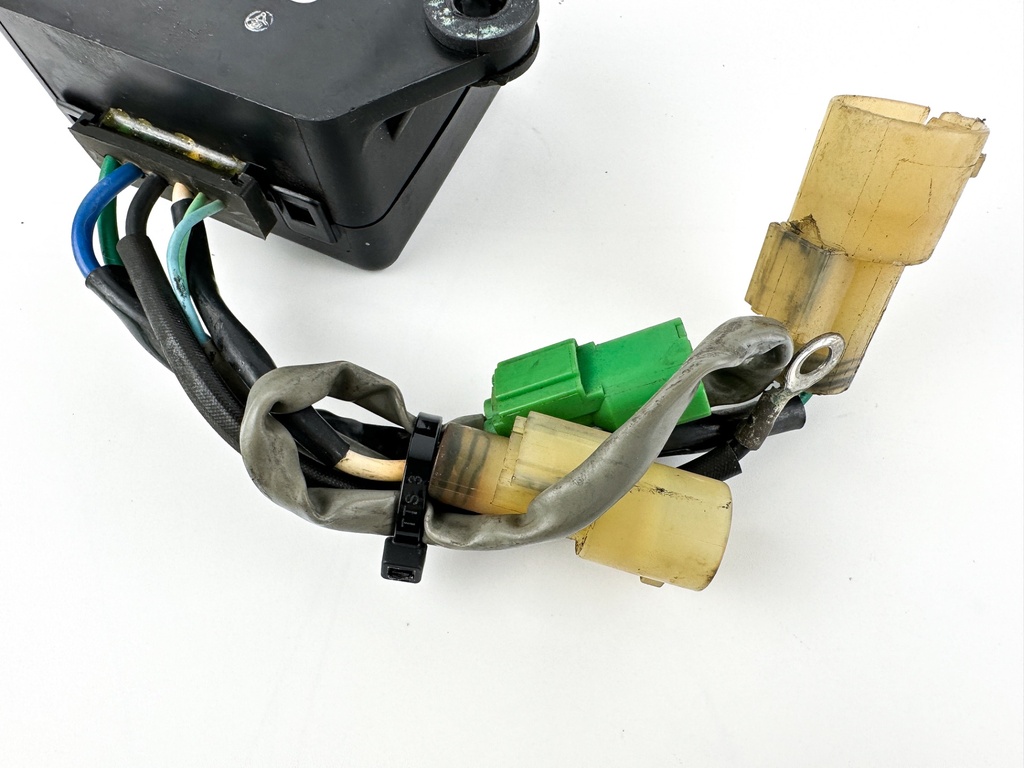 2001 Honda 130 HP 4 Stroke Outboard Trim Tilt Relay 38550-ZW5-003 OEM