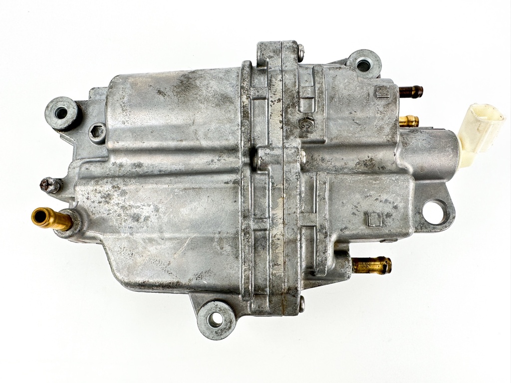 2009 Suzuki 100 HP 4 Stroke Outboard Vapor Separator Tank VST 15600-90J01 OEM
