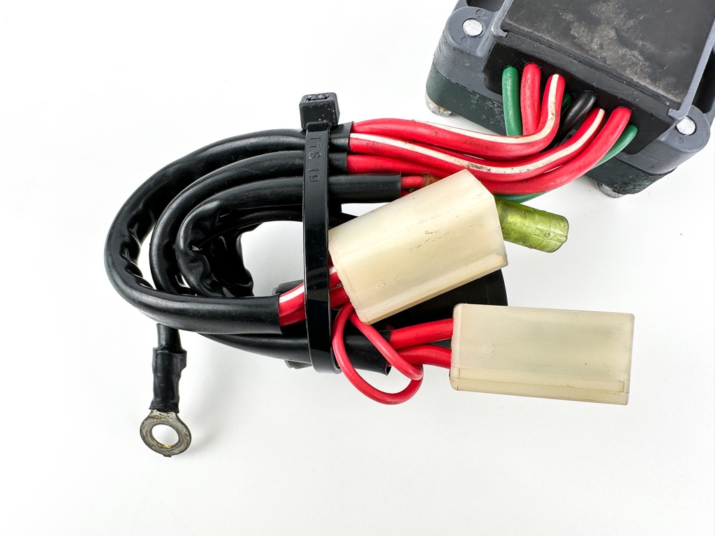 2001 Yamaha 200 HP 2 Stroke Outboard Rectifier & Regulator 67H-81960-00-00 OEM