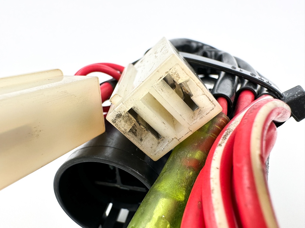 2001 Yamaha 200 HP 2 Stroke Outboard Rectifier & Regulator 67H-81960-00-00 OEM