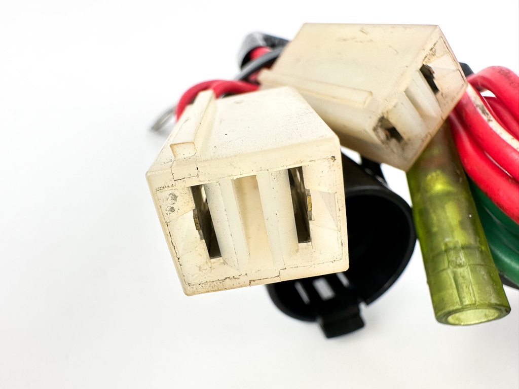 2001 Yamaha 200 HP 2 Stroke Outboard Rectifier & Regulator 67H-81960-00-00 OEM