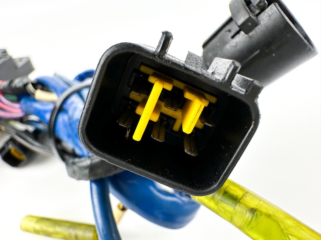 2001 Yamaha 200 HP 2 Stroke Outboard C.D.I CDI Assembly 67H-85540-01-00 OEM