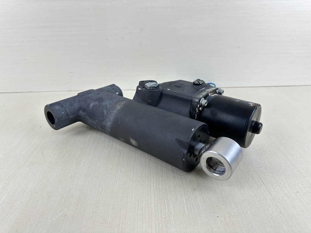 Evinrude Etec 70 90 115 130 HP Outboard Trim & Tilt Assembly 5005756 5008949