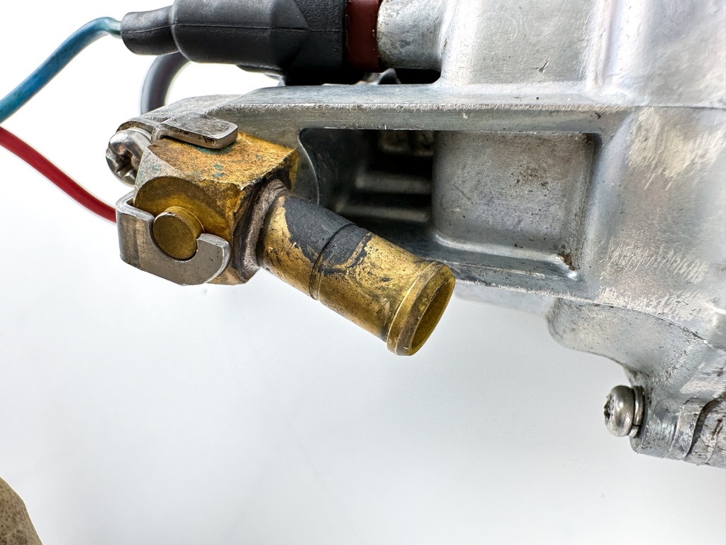 2001 Yamaha 200 HP 2 Stroke Outboard VST Float Chamber Assembly 66K-14980-00-00 OEM