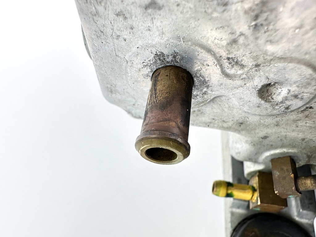 2001 Yamaha 200 HP 2 Stroke Outboard VST Float Chamber Assembly 66K-14980-00-00 OEM