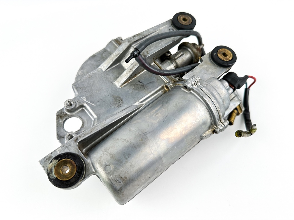 2001 Yamaha 200 HP 2 Stroke Outboard VST Float Chamber Assembly 66K-14980-00-00 OEM